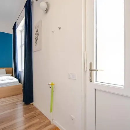 Kiraly No1 Apartment