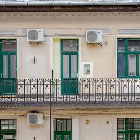 Kiraly No1 Apartment